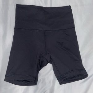 Lululemon Wunder Train High Rise Short